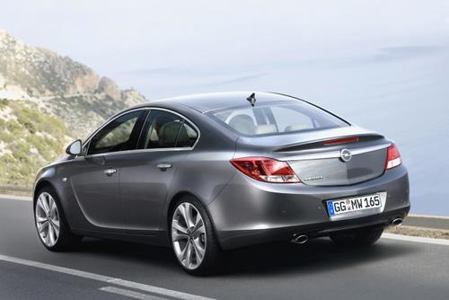 opel_insignia-posteriore.jpg