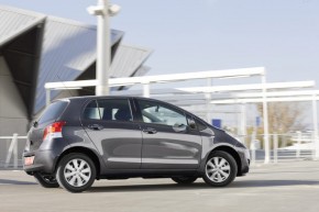 nuova-toyota-yaris-restyling_4