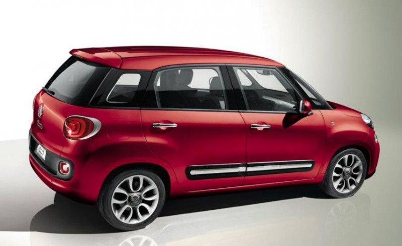 Fiancata Fiat 500L 2012