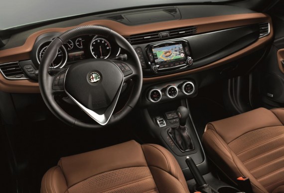 Foto interni nuova Alfa Romeo Giulietta MY 2014