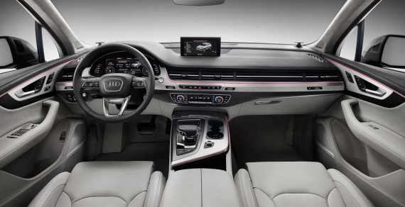 Foto interni nuova Audi Q7 2015