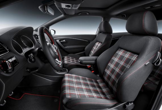 Sedili ed abitacolo nuova Volkswagen Polo GTI 2015