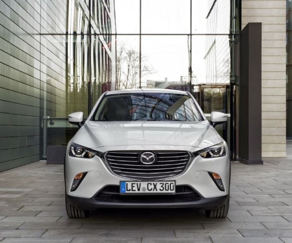 Foto Frontale nuova Mazda CX 3 2015