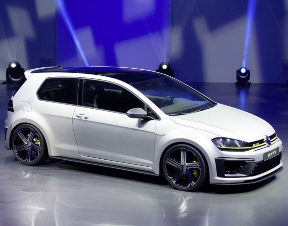 Volkswagen Golf R400