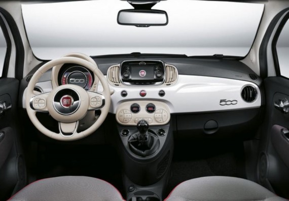Foto plancia e Interni nuova Fiat 500 2015