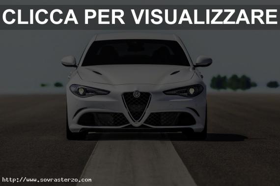 Nuova Alfa Romeo Giulia Quadrifoglio con carrozzeria bianca