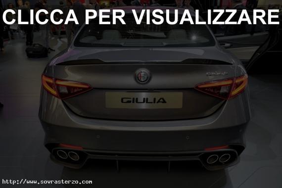 Posteriore nuova Alfa Romeo Giulia QV color grigio vesuvio
