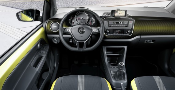 Foto interni nuova VW Up 2016
