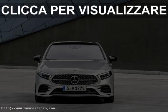 Immagine frontale Nuova mercedes classe a berlina 2018