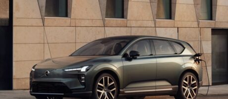 Nuova Volvo EX60 2026